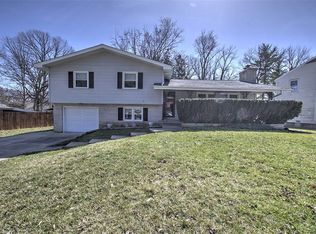 120 Point Bluff Dr, Decatur, IL 62521