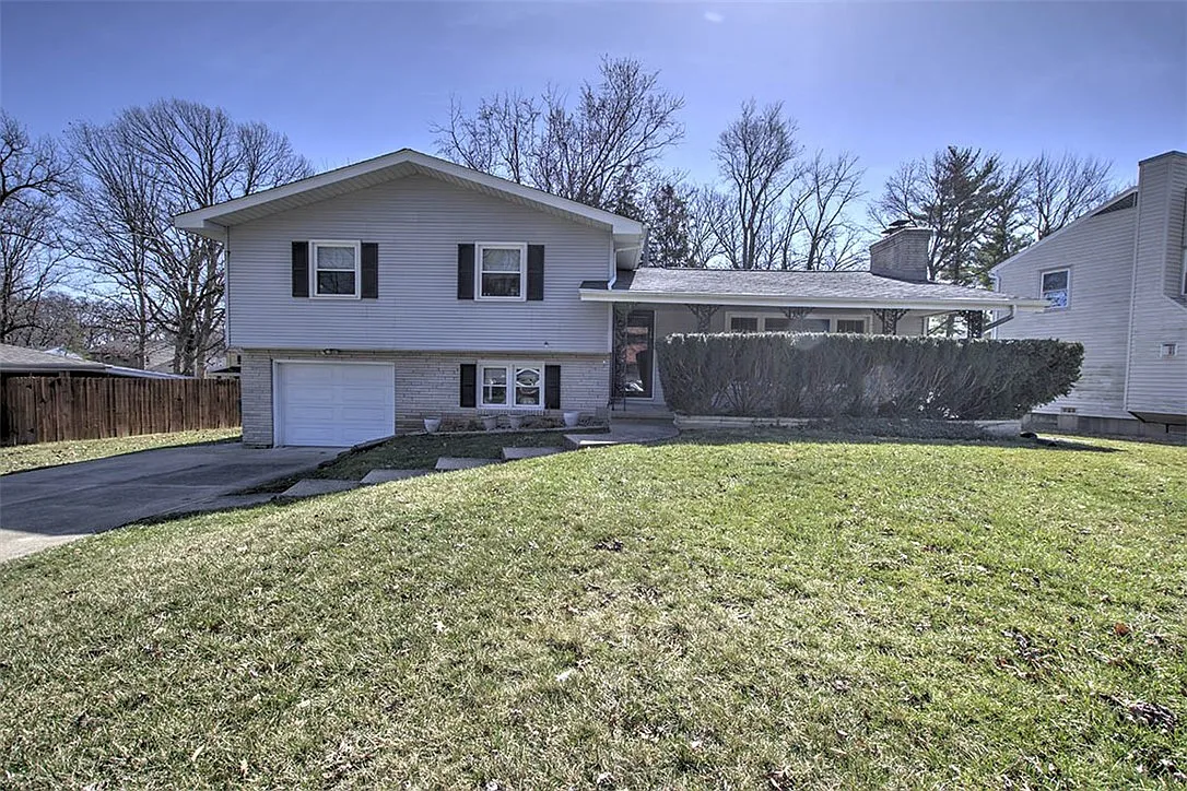 120 Point Bluff Dr photo 1