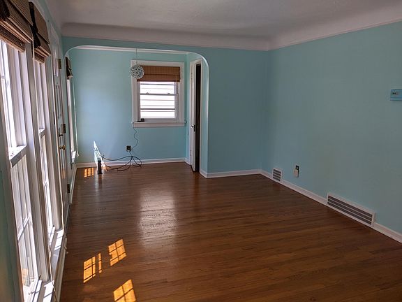 4th image of 4147 W 161st St