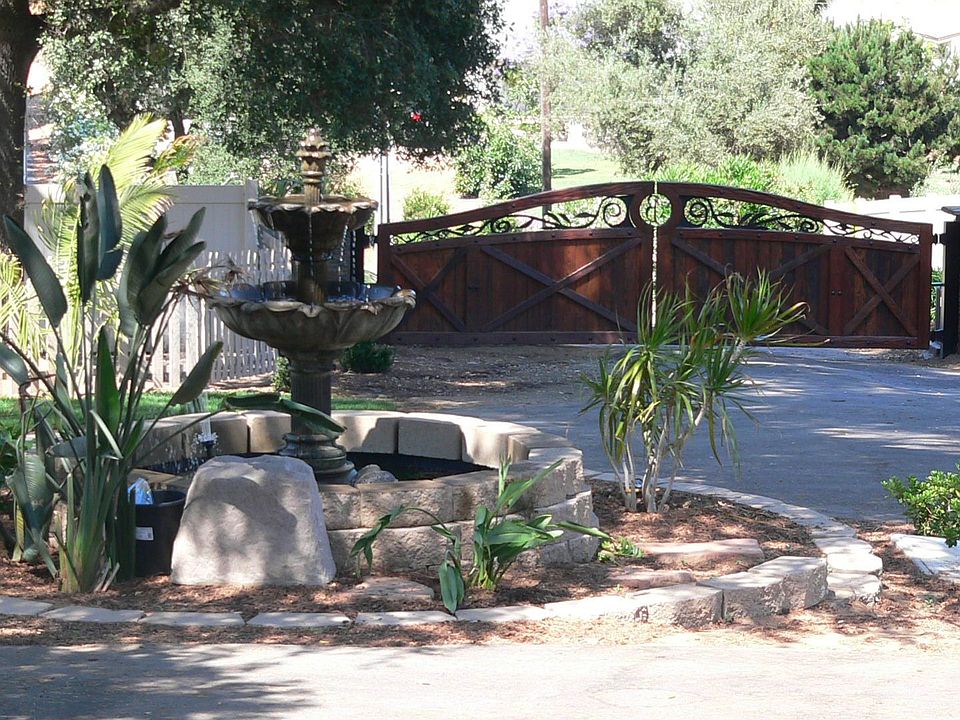 2nd image of 1459 Rock Springs Rd
