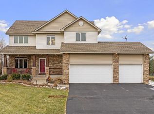 20560 Ivywood St, Cedar, MN 55011