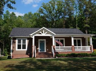 433 Lake Dr, Farmville, VA 23901