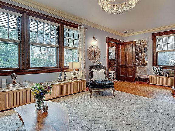 4th image of 126 Connett Pl