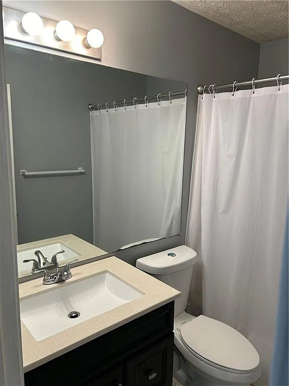3 bed, 2.0 bath, 988 sqft, $2,100 — Photo 4