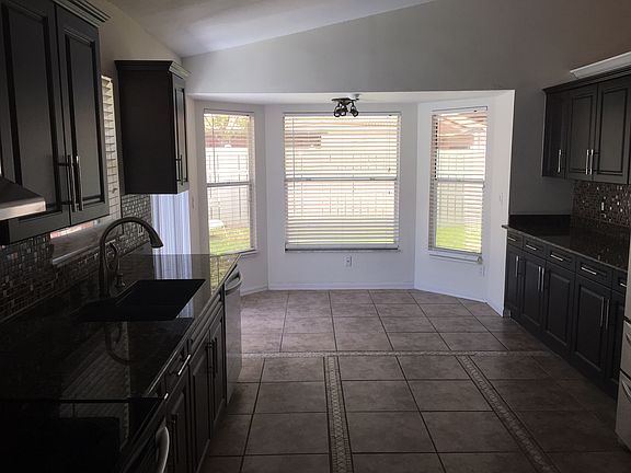 3rd image of 236 NW 48th Ave