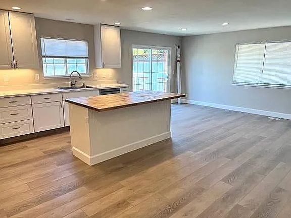3rd image of 1011 B St