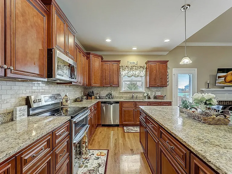 6040 Sanmar Dr — Photo 10