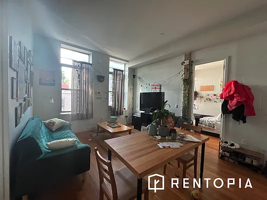 Rented by Rentopia | media 21