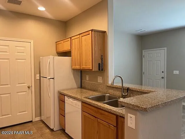 2 bed, 2.0 bath, 1061 sqft, $1,550 — Photo 2