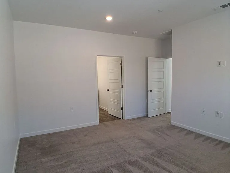 7046 W Willis Ave — Photo 8