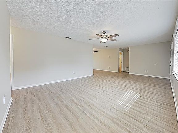 5th image of 1150 Balfour Dr