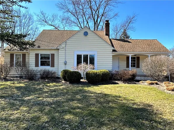 7440 Brecksville Rd, Independence, OH 44131