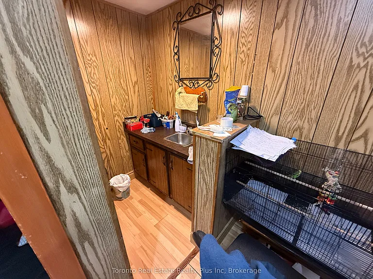 130 Ashurst Cres — Photo 21