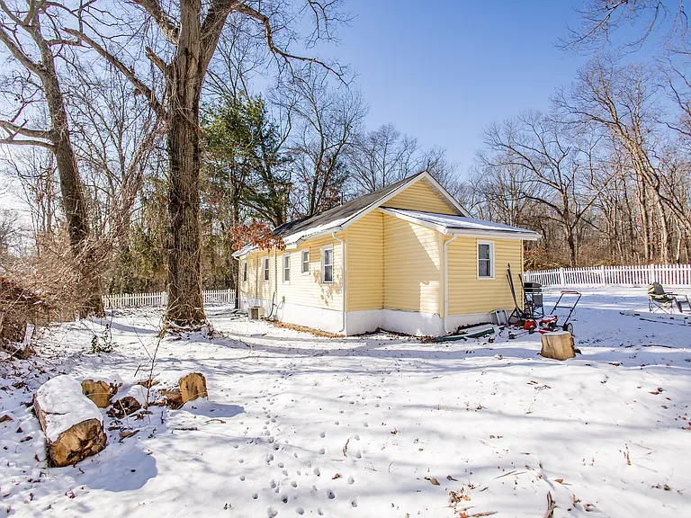 244 Nelson Ave — Photo 6