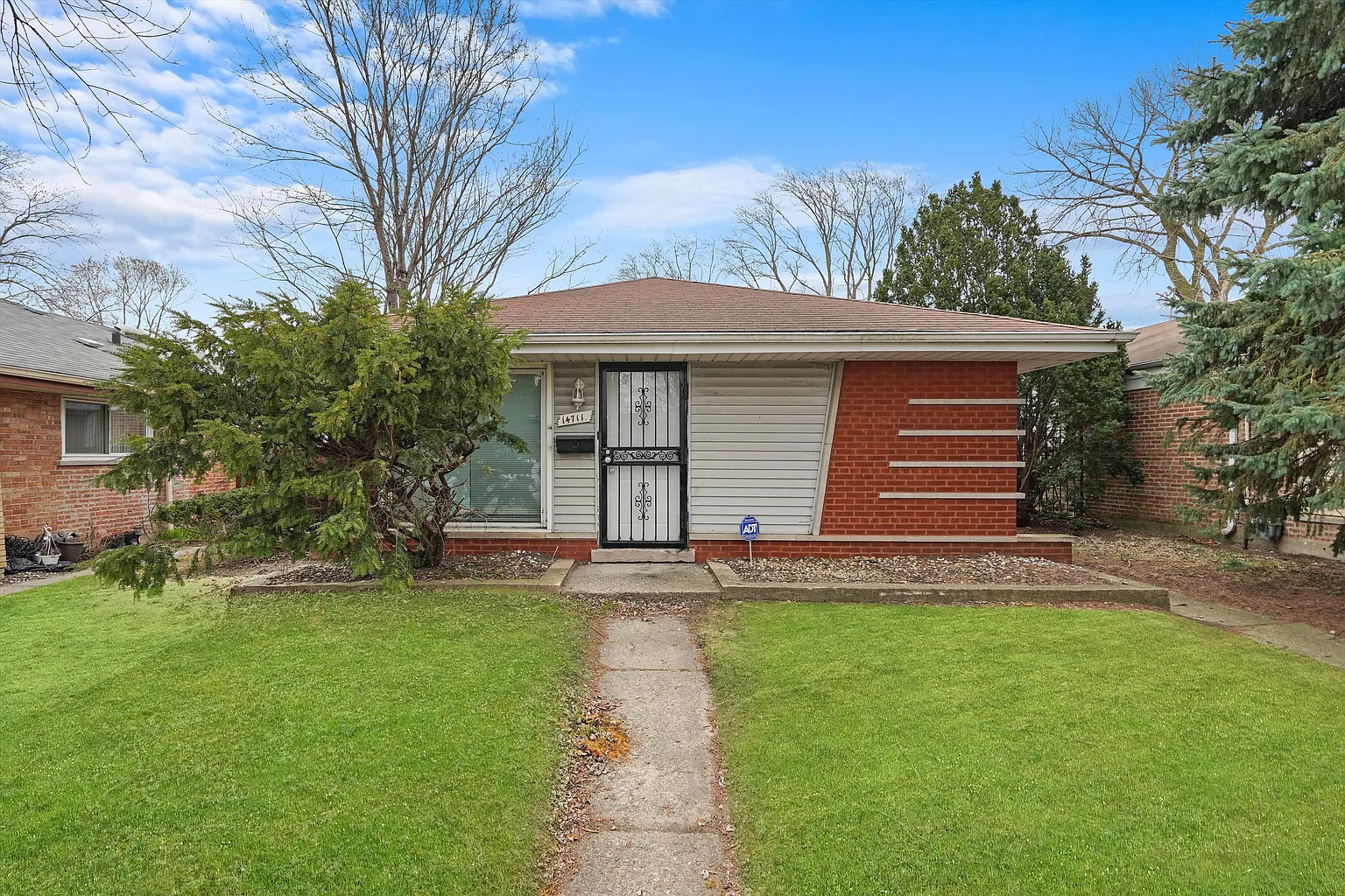 14711 Kenwood Ave photo 1