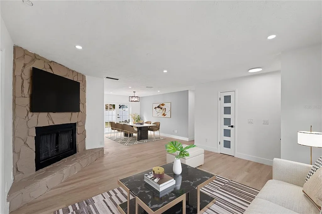 4 bed, 2.0 bath, 1548 sqft, $2,550 — Photo 3