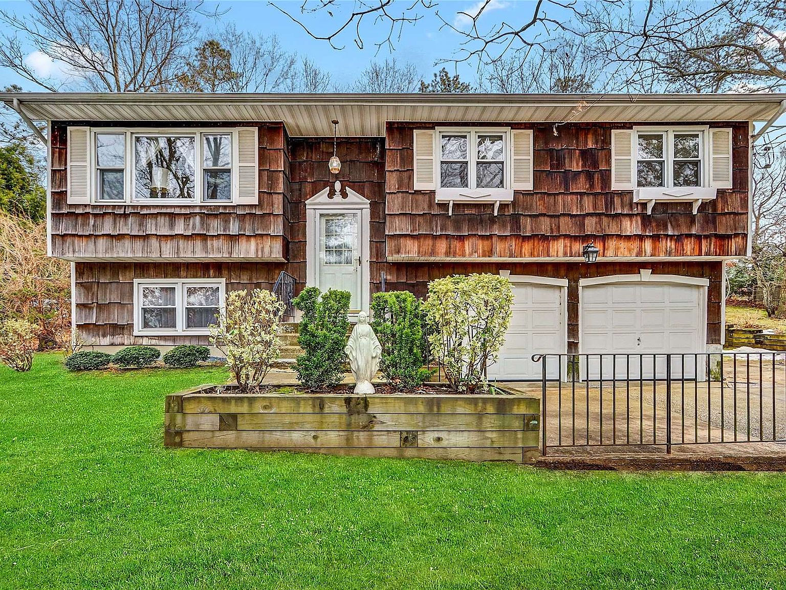 17 Ledgewood Drive, Smithtown, NY 11787 Zillow