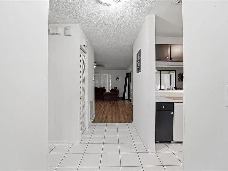 5080 Barrington Cir #3102 — Photo 4