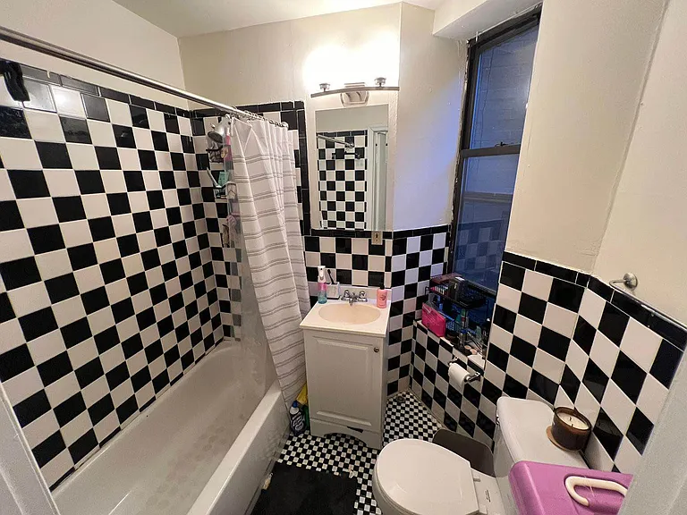 449 W 37th St #2FW — Photo 4