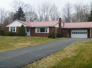 4 Hoagland Rd, Blairstown, NJ 07825