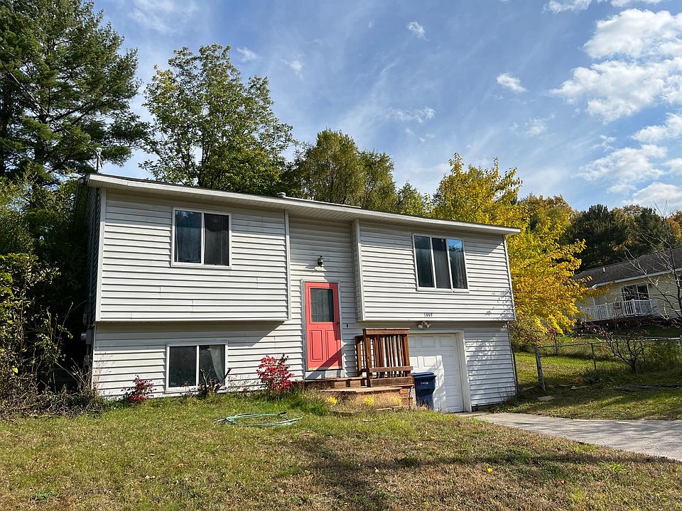 1st image of 1449 Veterans Dr