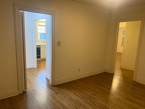 Dining Room - Facing Kitchen
