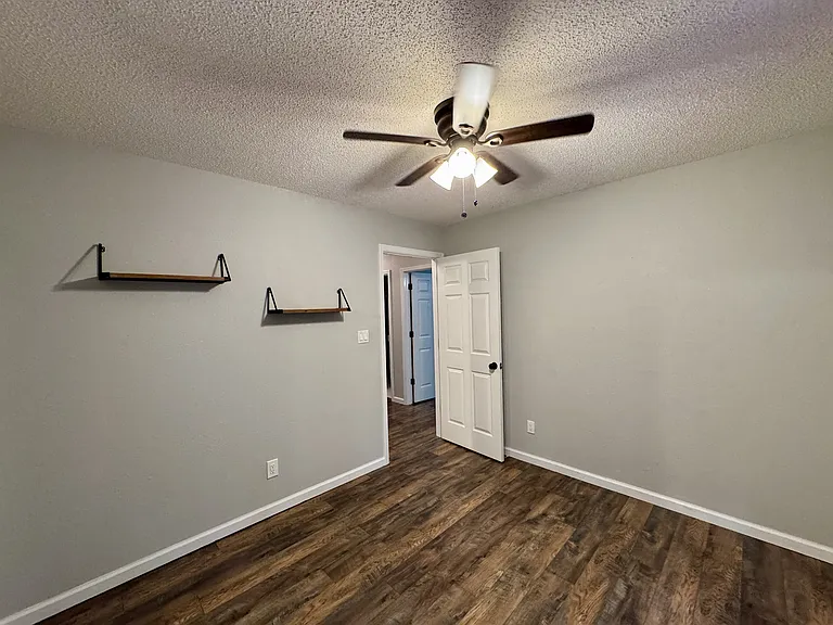 310 Paoli Trce — Photo 14