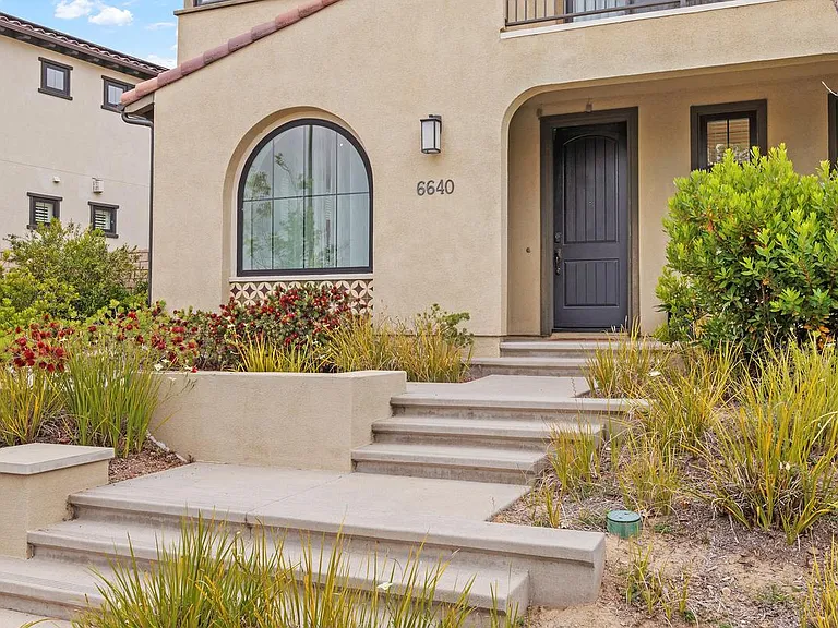 6640 Solterra Vista Pkwy — Photo 3