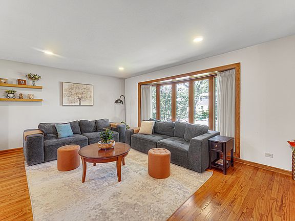 4th image of 1449 E Joan Dr