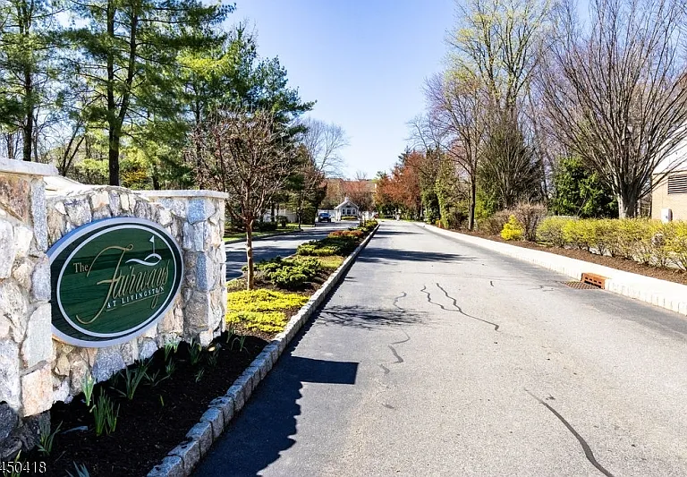 90 Winged Foot Dr — Photo 1