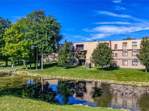 9640 Cove Dr Unit A28, North Royalton, OH 44133