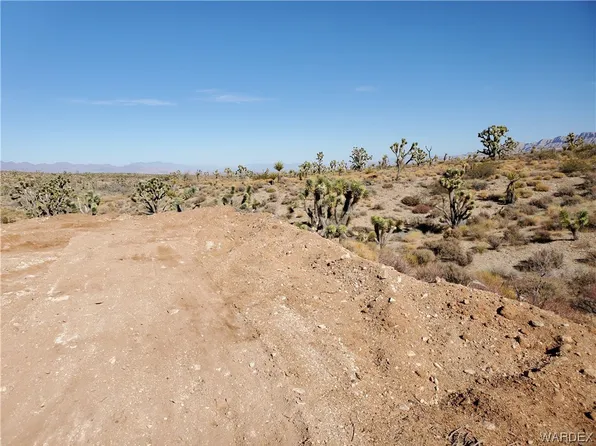 27476 N Hummingbird Dr, Meadview, AZ 86444