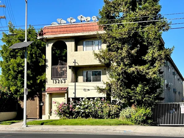 Van13253, 13253 Vanowen St APT 104, North Hollywood, CA 91605