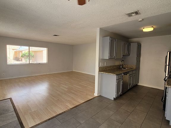 5th image of 5206 Golden Ln APT A