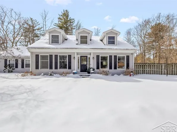 1500 Bayberry Ln, Midland, MI 48640