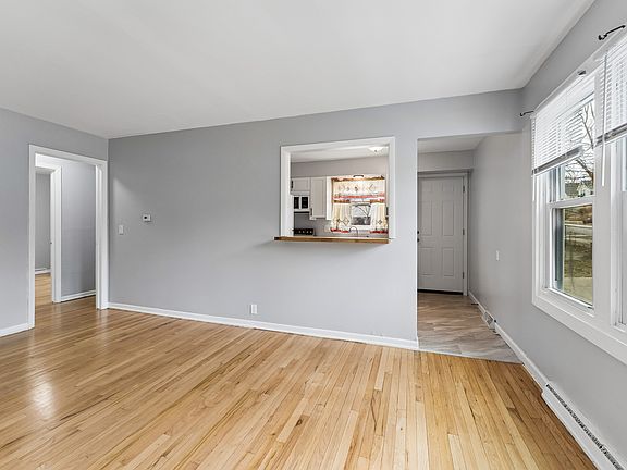 3rd image of 3976 Seward St #3976