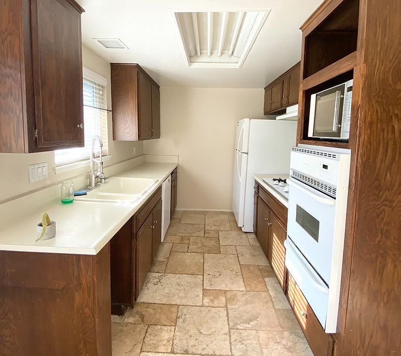 1st image of 2751 Bayshore Ave