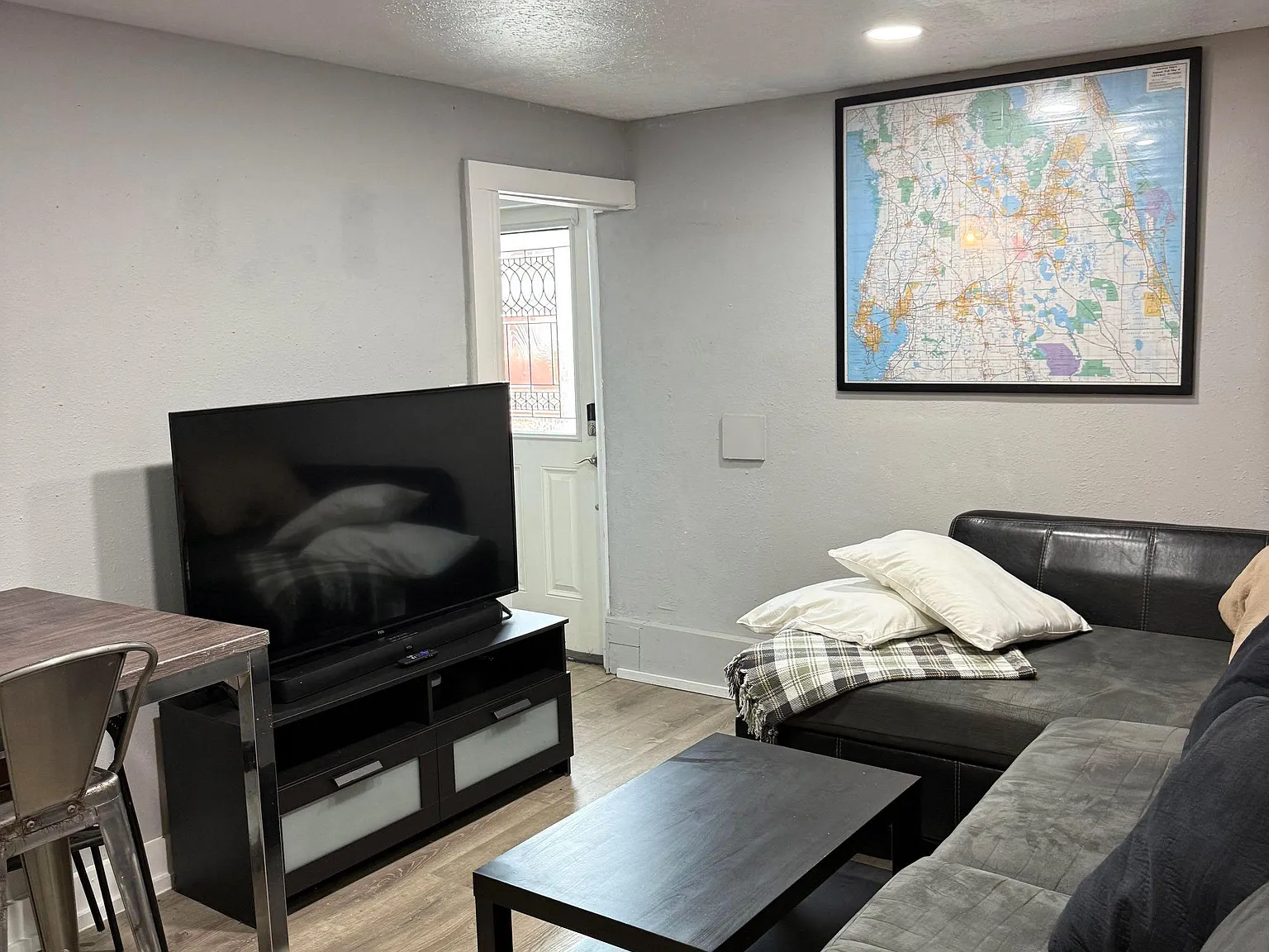 4 bed, 2.0 bath, 1200 sqft, $1,001 — Photo 4
