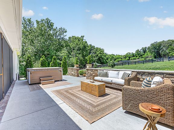 56th image of 157 Giles Ln