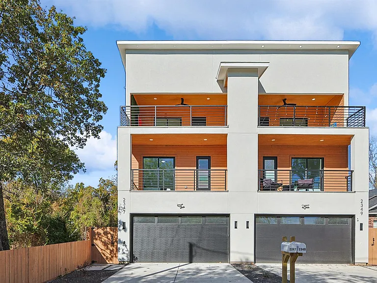2347 Kings Rd — Photo 17