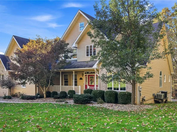 2 Shady Oak Ln, Oil City, PA 16301