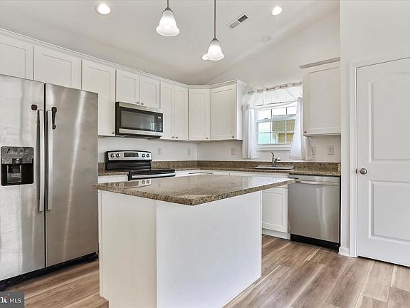 4th image of 105 Whippet Ct