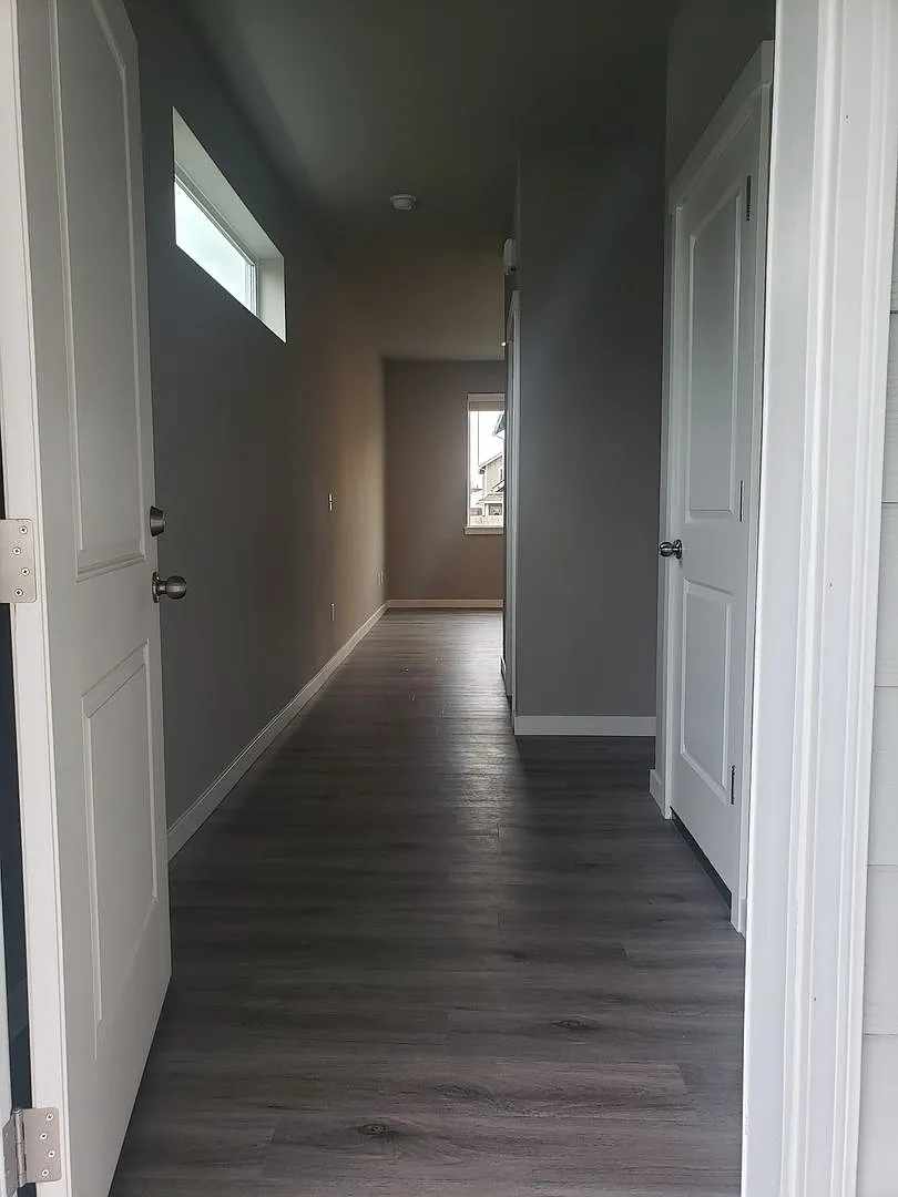 Susan St 203 — Photo 2