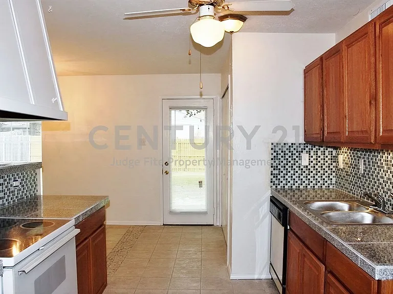 1533 Santa Fe Trl — Photo 7