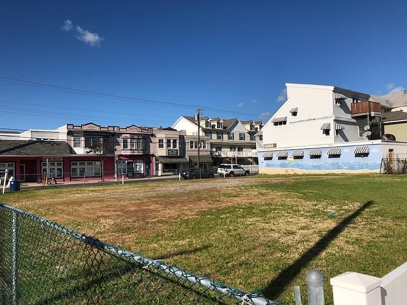 1st image of 4715 Pacific Ave