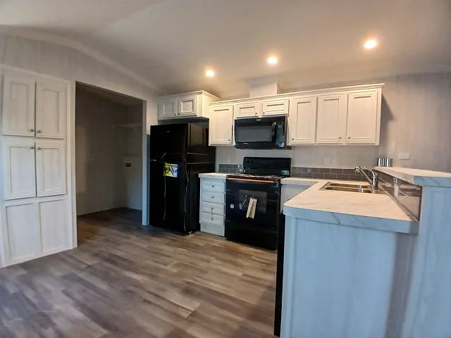 2 bed, 2.0 bath, 784 sqft, $1,700 — Photo 2
