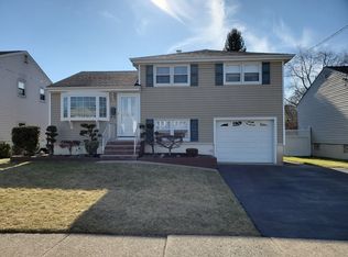 155 Chestnut St, Rochelle Park, NJ 07662