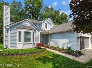 3708 Eaton Gate Ln, Auburn Hills, MI 48326