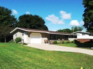 385 13th St, Prairie Du Sac, WI 53578