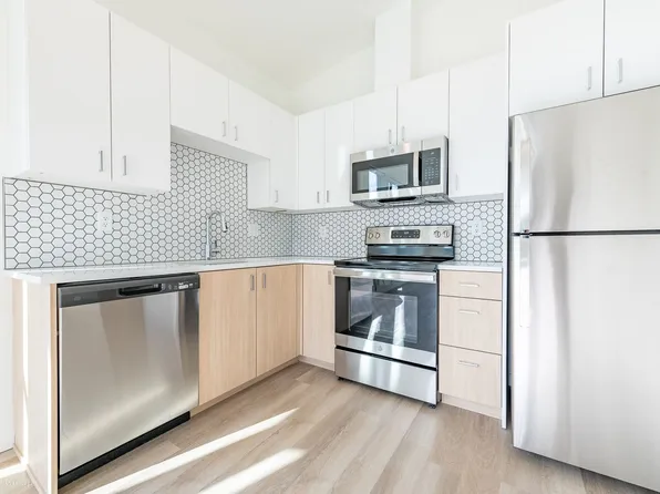 8770 N Willamette, 8770 N Willamette Blvd #302, Portland, OR 97203